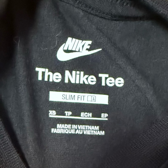 Nike Black Cropped Swoosh Tee - Picture 4 of 4